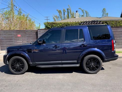 Used 2016 Land Rover LR4 HSE Silver Edition AWD/4WD image 2