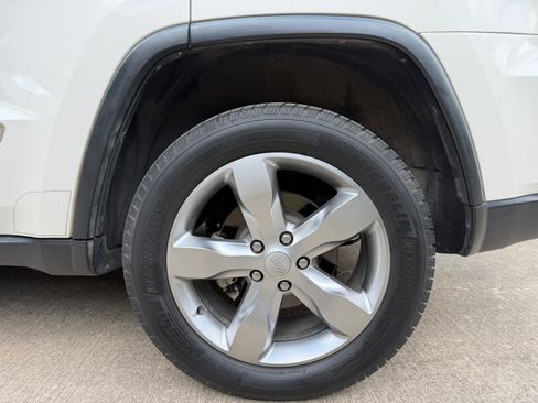 Used 2012 Jeep Grand Cherokee Overland image 19