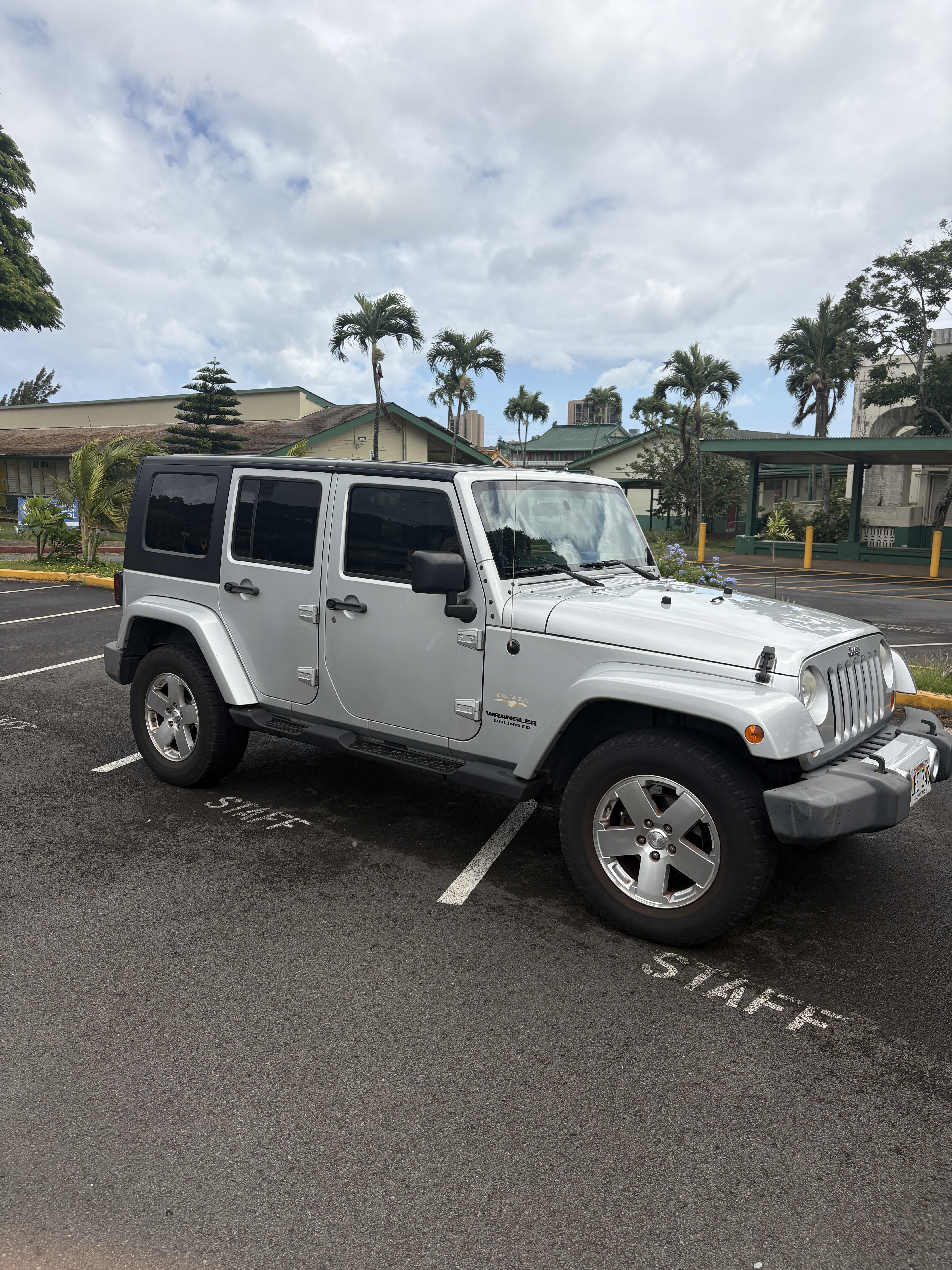 Used 2008 Jeep Wrangler Unlimited Sahara w/ Trailer Tow Group AWD/4WD image 1