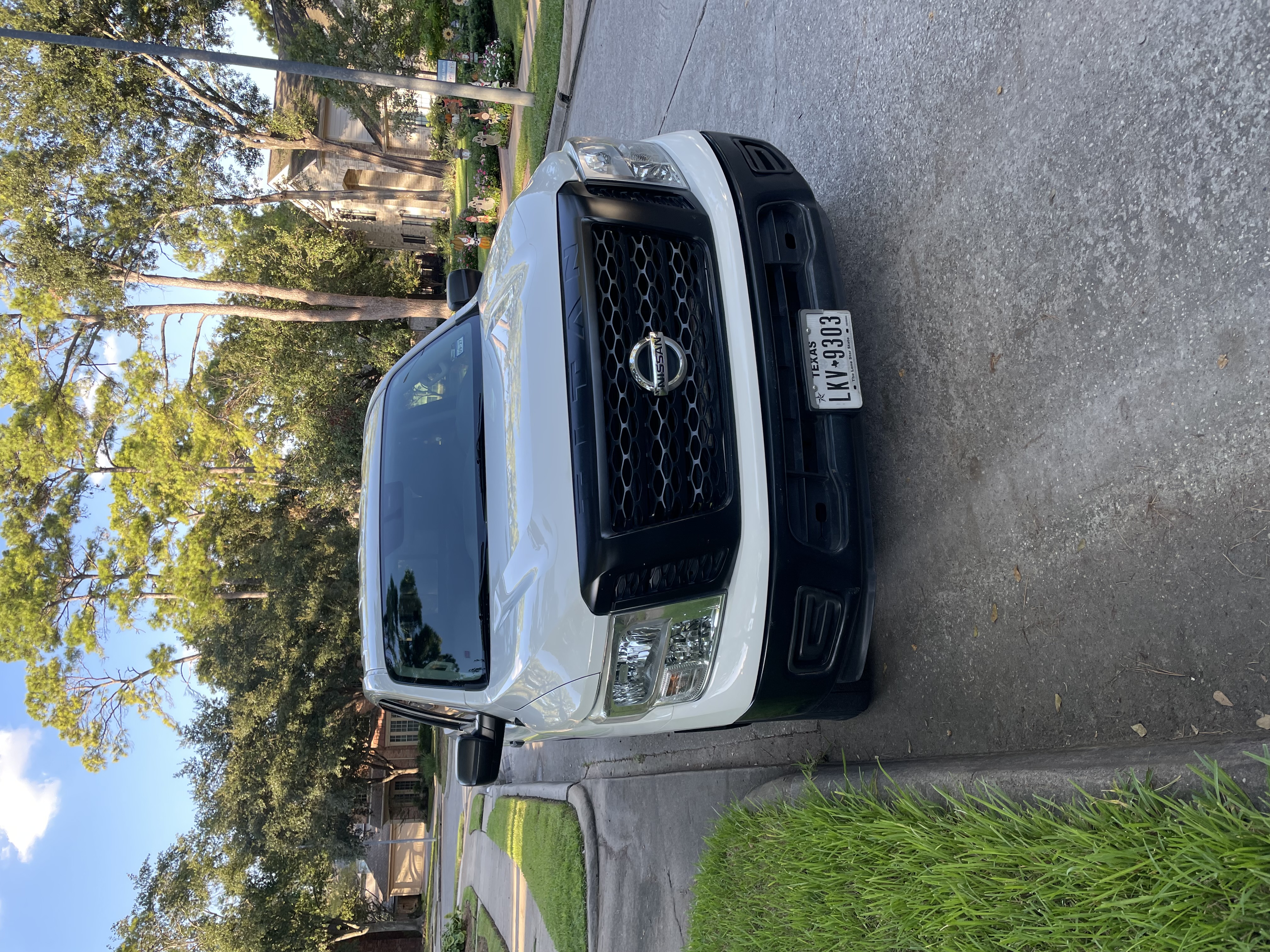 Used 2018 Nissan Titan S RWD image 1