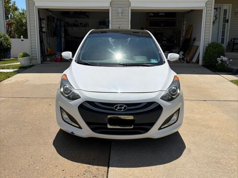 Used 2014 Hyundai Elantra GT w/ Option Group 03 FWD image 4