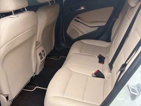 Used 2017 Mercedes-Benz GLA 250 image 14