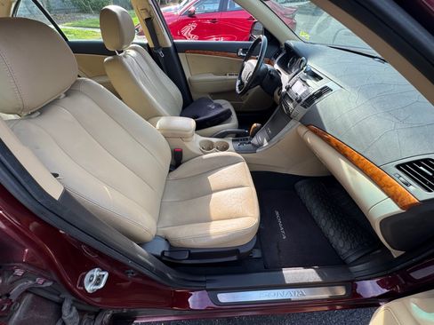 Used 2009 Hyundai Sonata Limited FWD image 11