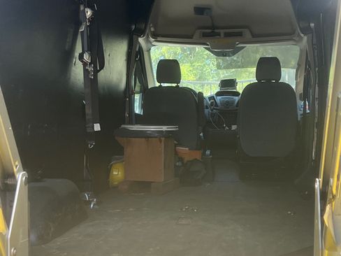 Used 2015 Ford Transit 250 148 High Roof Extended RWD image 10