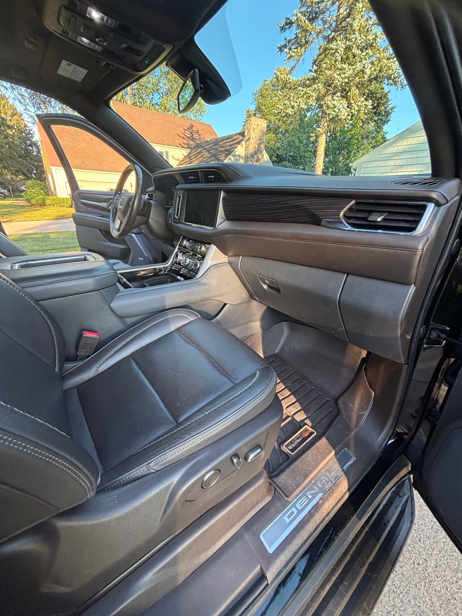 Used 2021 GMC Yukon XL Denali AWD/4WD image 15