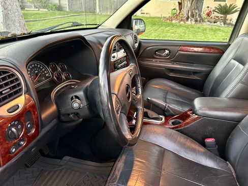 Used 2005 GMC Envoy SLT image 11