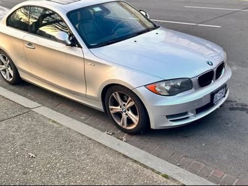 Used 2011 BMW 128i Coupe RWD image 5