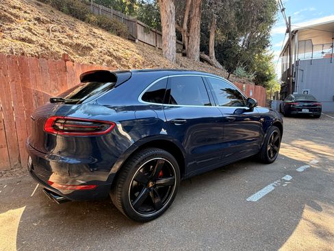 Used 2015 Porsche Macan Turbo AWD/4WD image 4