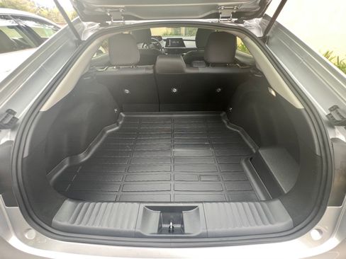 Used 2025 Toyota Prius XLE image 8