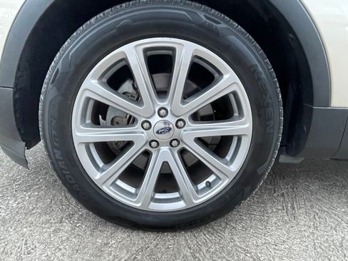 Used 2017 Ford Explorer Limited w/ Equipment Group 301A FWD image 13