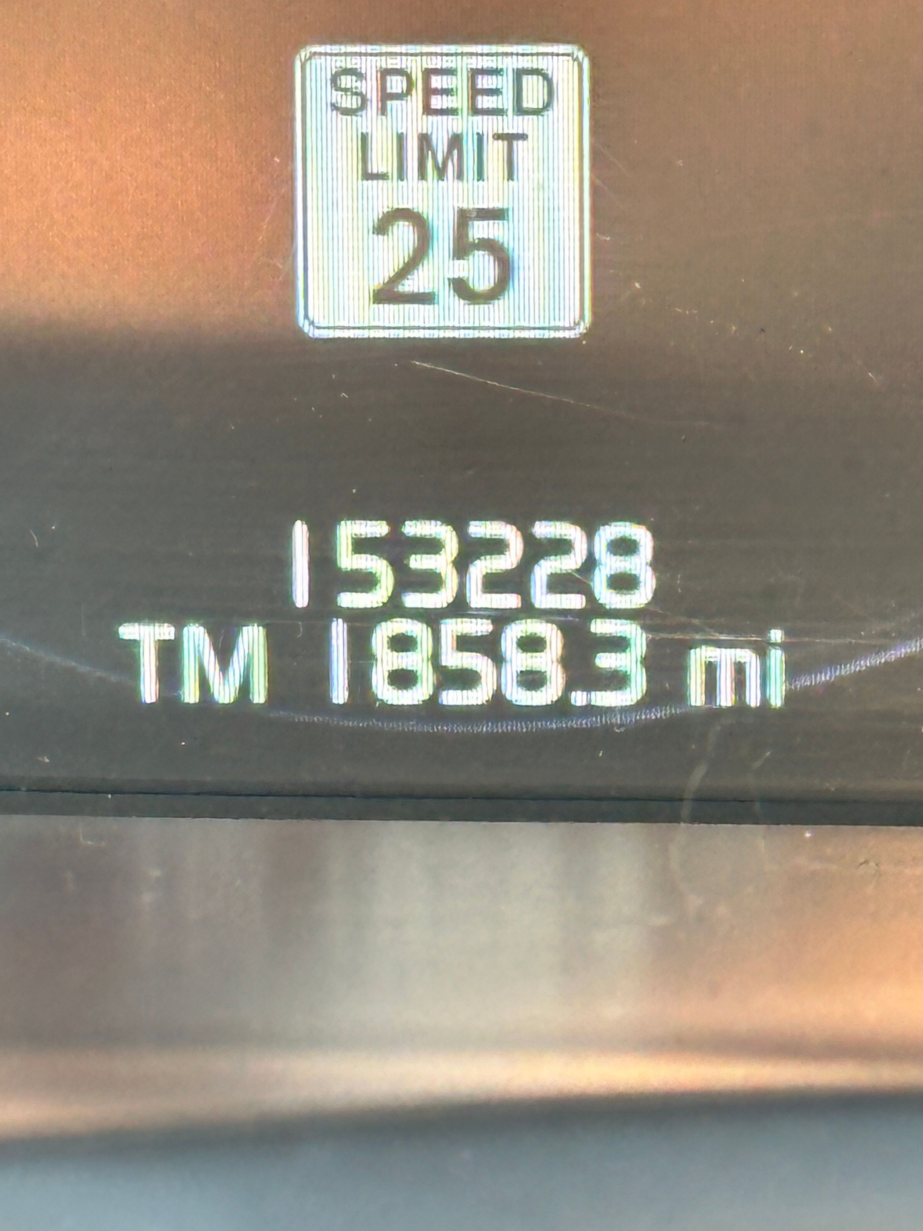 Used 2016 Volvo XC90 T6 Momentum w/ Momentum Plus Package AWD/4WD image 12