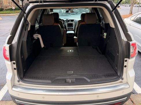Used 2016 GMC Acadia SLT FWD image 8