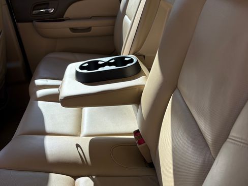 Used 2010 Chevrolet Avalanche LTZ image 18