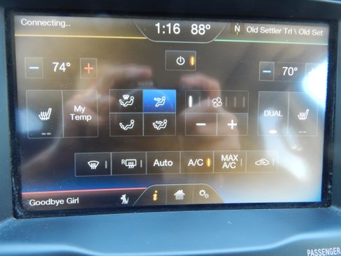 Used 2011 Ford Edge SEL w/ 202A Rapid Spec Order Code image 26