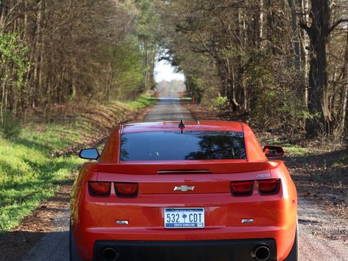 Used 2010 Chevrolet Camaro SS w/ RS Package image 5