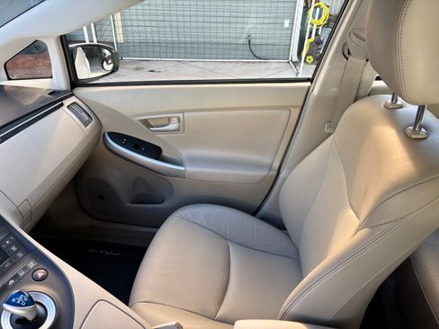 Used 2011 Toyota Prius Four w/ Solar Roof Pkg FWD image 5