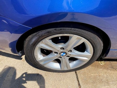 Used 2010 BMW 128i Convertible image 14