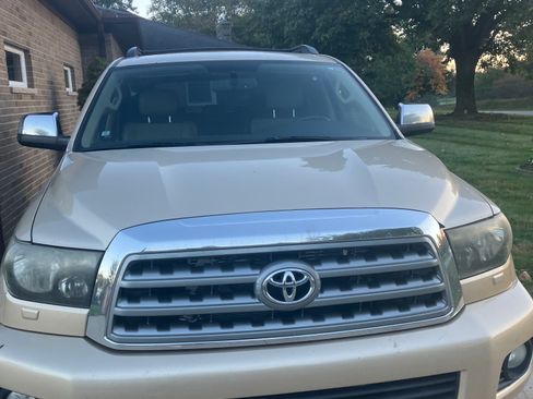 Used 2010 Toyota Sequoia Limited image 4