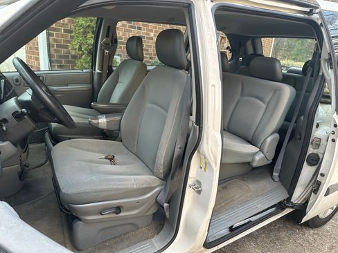 Used 2007 Dodge Caravan SE w/ Popular Equipment Group I image 4