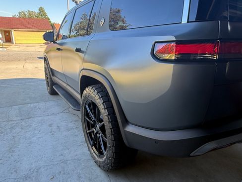 Used 2022 Rivian R1S Launch Edition image 20