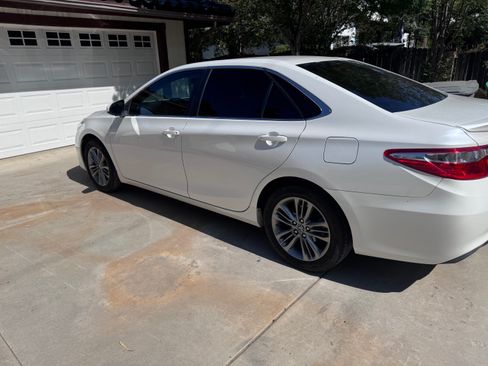 Used 2017 Toyota Camry SE FWD image 4