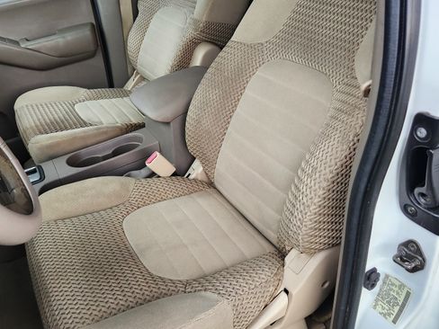 Used 2008 Nissan Frontier SE w/ SE Value Truck Pkg RWD image 12