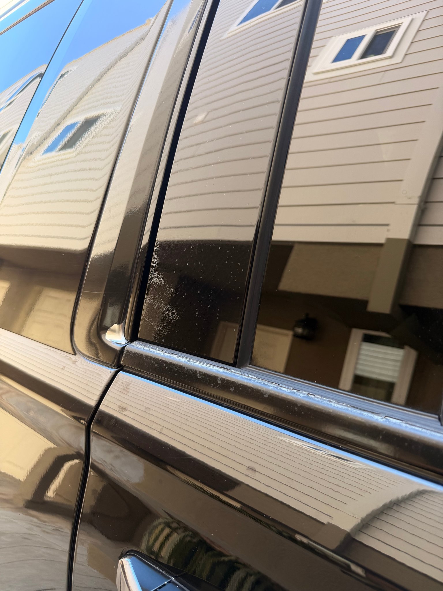 Used 2019 Chevrolet Suburban LT RWD image 30