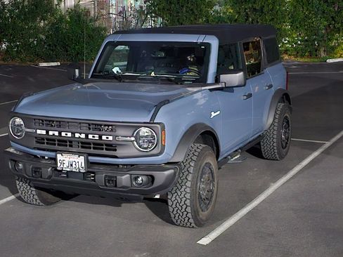 Used 2023 Ford Bronco Black Diamond image 1