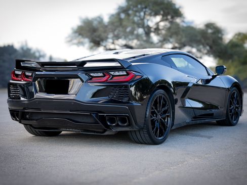 Used 2023 Chevrolet Corvette Stingray Preferred Cpe w/ Z51 Performance Package image 4