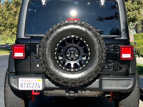 Used 2019 Jeep Wrangler Unlimited Sport S AWD/4WD image 14