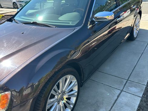 Used 2013 Chrysler 300 C RWD image 12