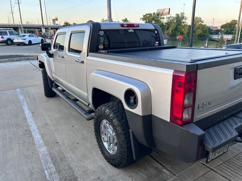 Used 2010 HUMMER H3T Alpha AWD/4WD image 15