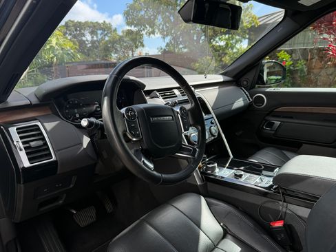 Used 2018 Land Rover Discovery HSE image 8