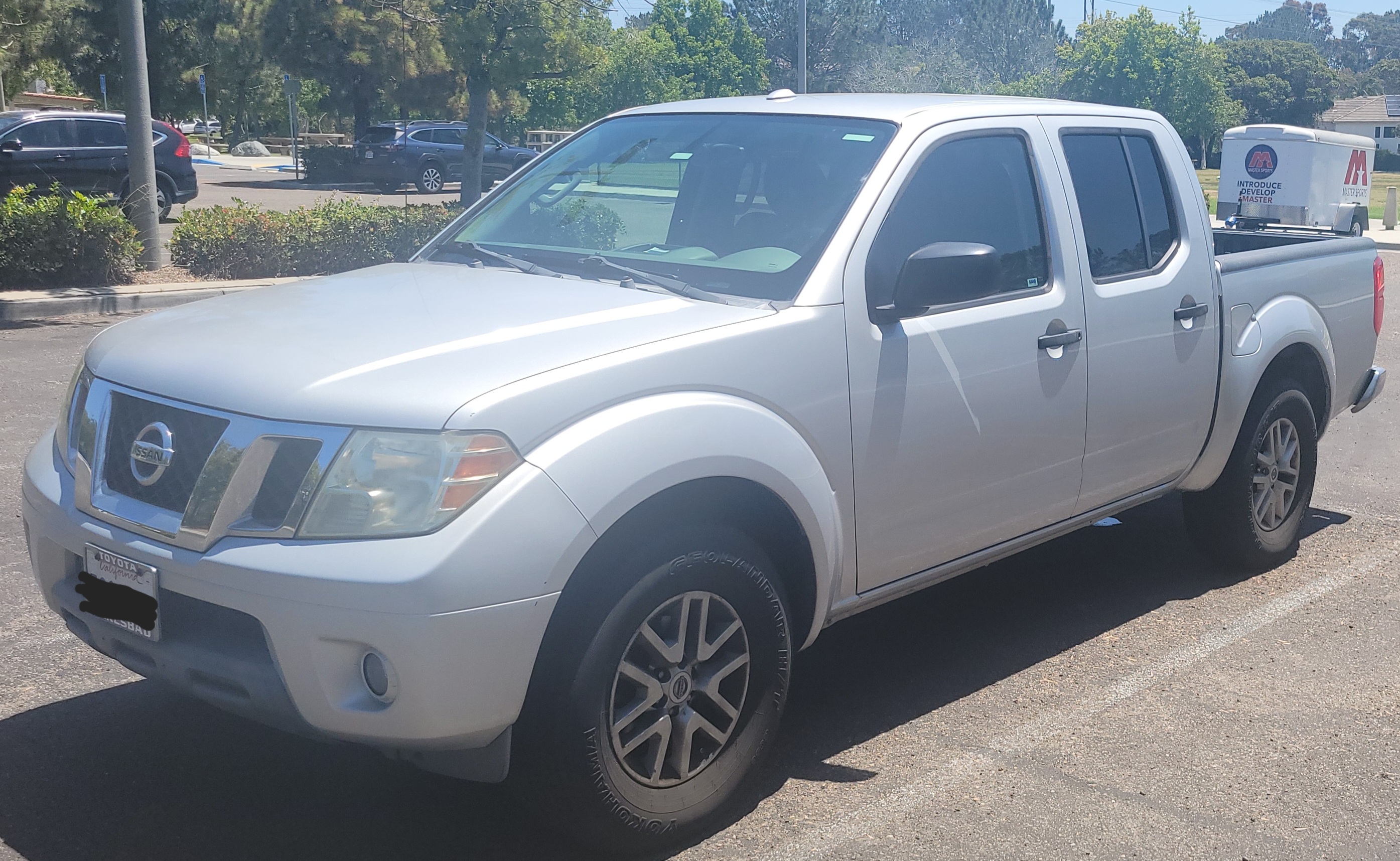 Used 2014 Nissan Frontier SV w/ SV Value Truck Package RWD image 2