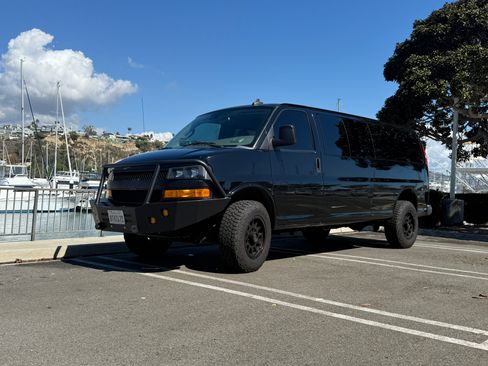 Used 2020 Chevrolet Express 3500 LT w/ LT Preferred Equipment Group image 4
