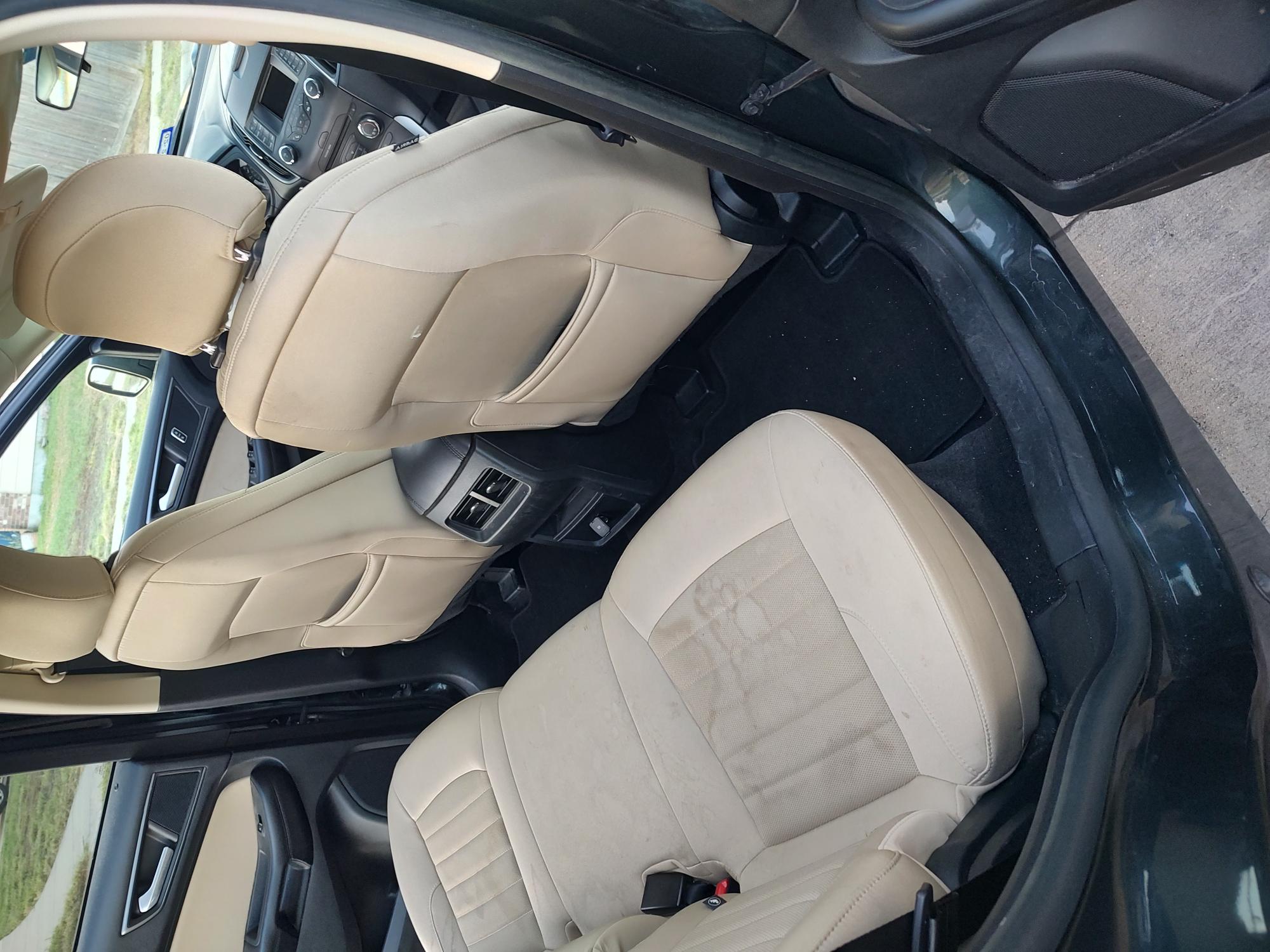 Used 2015 Ford Edge SE FWD image 18