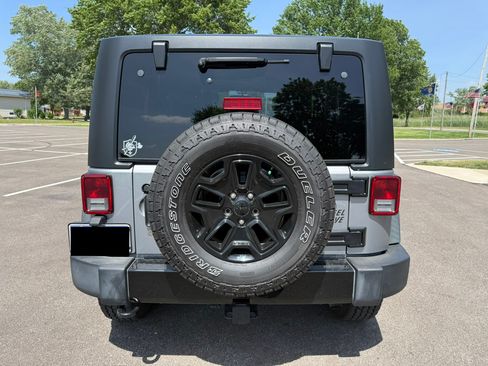 Used 2016 Jeep Wrangler Sport AWD/4WD image 6