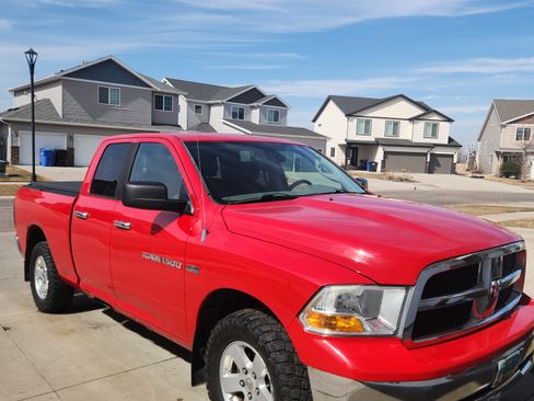 Used 2012 RAM 1500 Classic SLT image 2