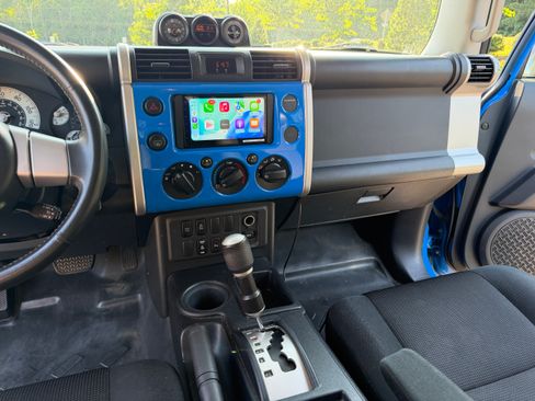 Used 2007 Toyota FJ Cruiser 2WD image 12