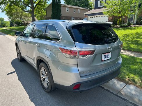 Used 2015 Toyota Highlander XLE AWD/4WD image 2