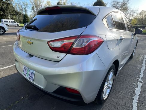 Used 2017 Chevrolet Cruze LT image 8
