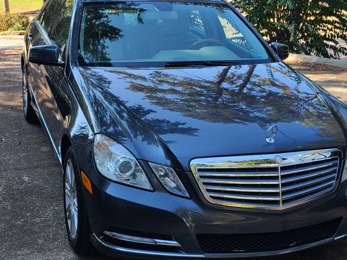 Used 2012 Mercedes-Benz E 350 4MATIC Sedan image 4