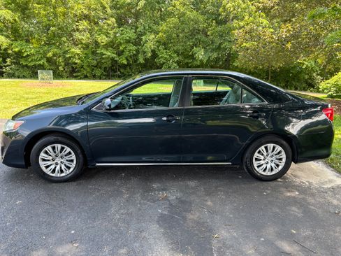 Used 2014 Toyota Camry LE FWD image 5