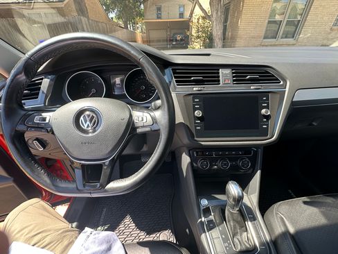Used 2018 Volkswagen Tiguan SE FWD image 10