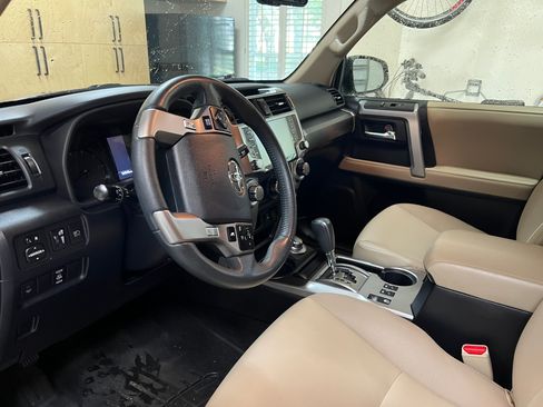 Used 2021 Toyota 4Runner SR5 Premium image 1