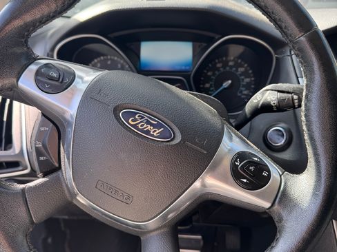 Used 2014 Ford Focus Titanium FWD image 2