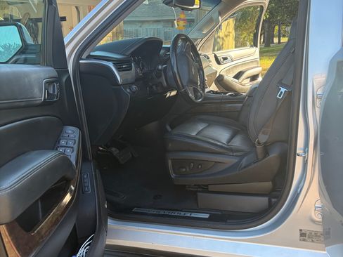 Used 2019 Chevrolet Tahoe LT RWD image 5