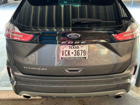 Used 2021 Ford Edge Titanium w/ Equipment Group 301A FWD image 4