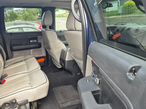 Used 2007 Lincoln Mark LT 4x4 image 2