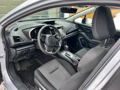 Used 2018 Subaru Impreza 2.0i Premium image 8